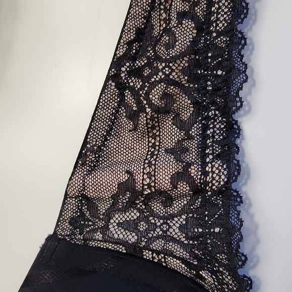 Felina~Black lace Strapless Bra. Size 34B - Picture 5 of 6